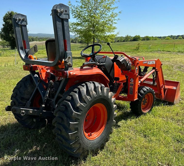 image for item LR9695 Kubota B7800  MFWD tractor