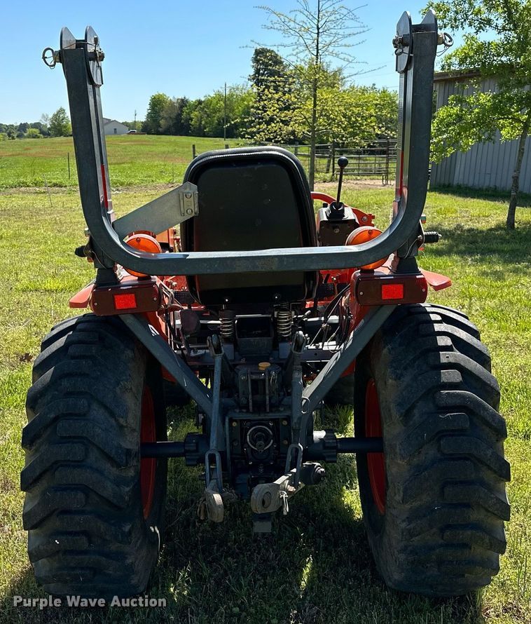 image for item LR9695 Kubota B7800  MFWD tractor