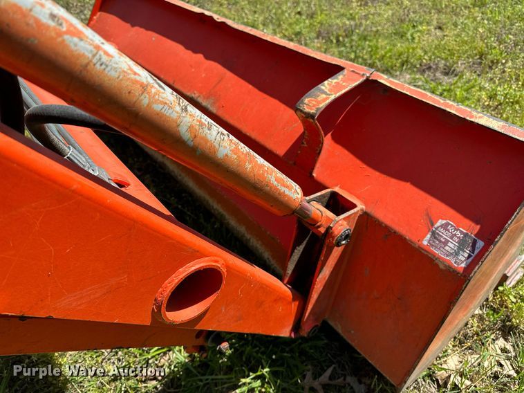 image for item LR9695 Kubota B7800  MFWD tractor