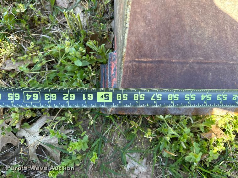 image for item LR9695 Kubota B7800  MFWD tractor