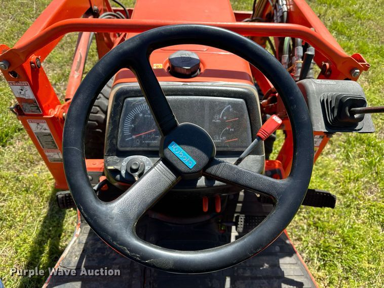 image for item LR9695 Kubota B7800  MFWD tractor