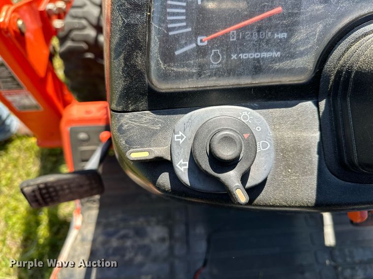 image for item LR9695 Kubota B7800  MFWD tractor