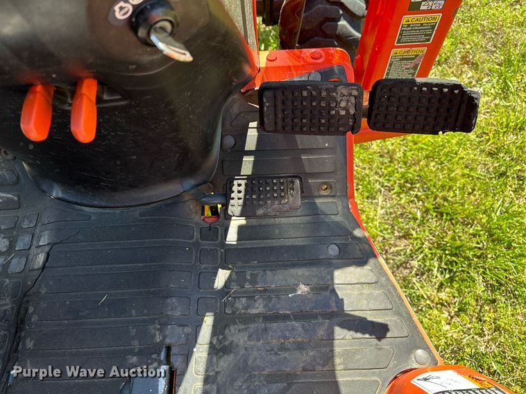 image for item LR9695 Kubota B7800  MFWD tractor