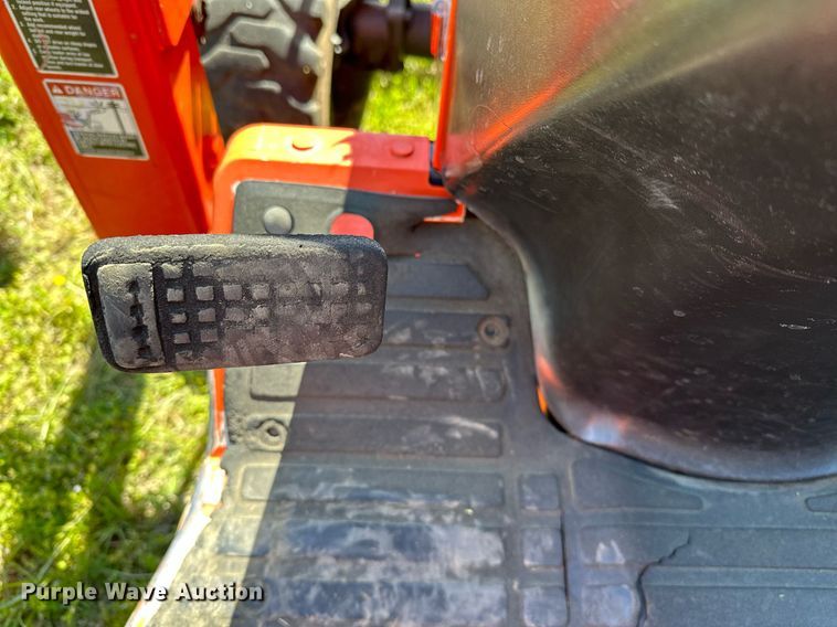 image for item LR9695 Kubota B7800  MFWD tractor