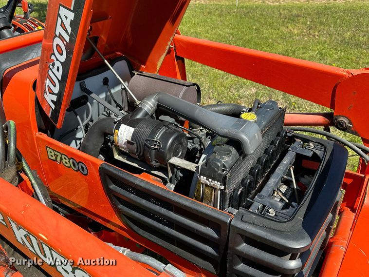 image for item LR9695 Kubota B7800  MFWD tractor