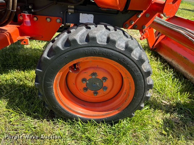 image for item LR9695 Kubota B7800  MFWD tractor