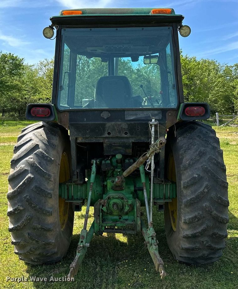 image for item LR9696 1986 John Deere 2950  tractor