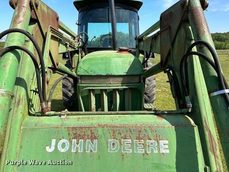 image for item LR9696 1986 John Deere 2950  tractor
