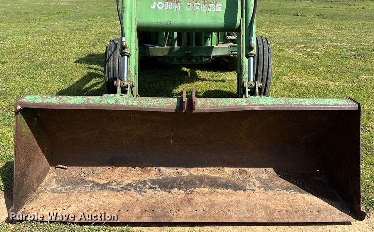 image for item LR9696 1986 John Deere 2950  tractor