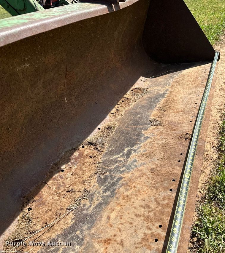 image for item LR9696 1986 John Deere 2950  tractor