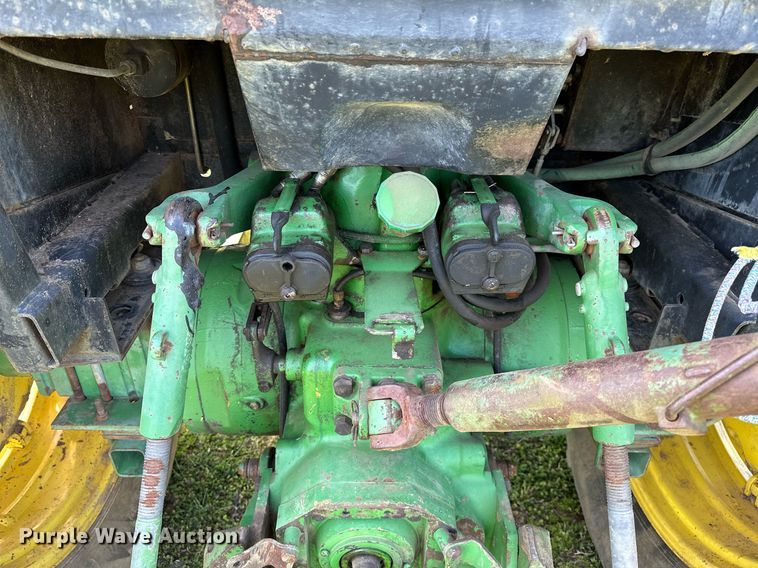 image for item LR9696 1986 John Deere 2950  tractor