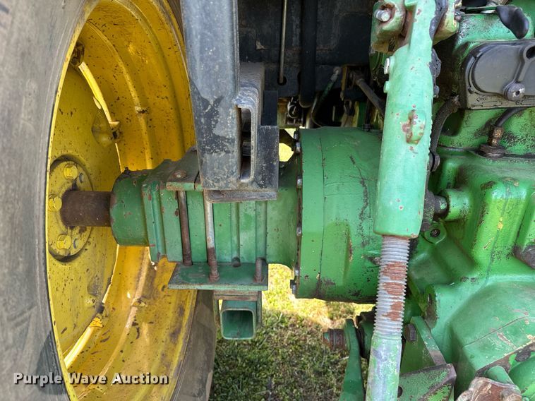 image for item LR9696 1986 John Deere 2950  tractor