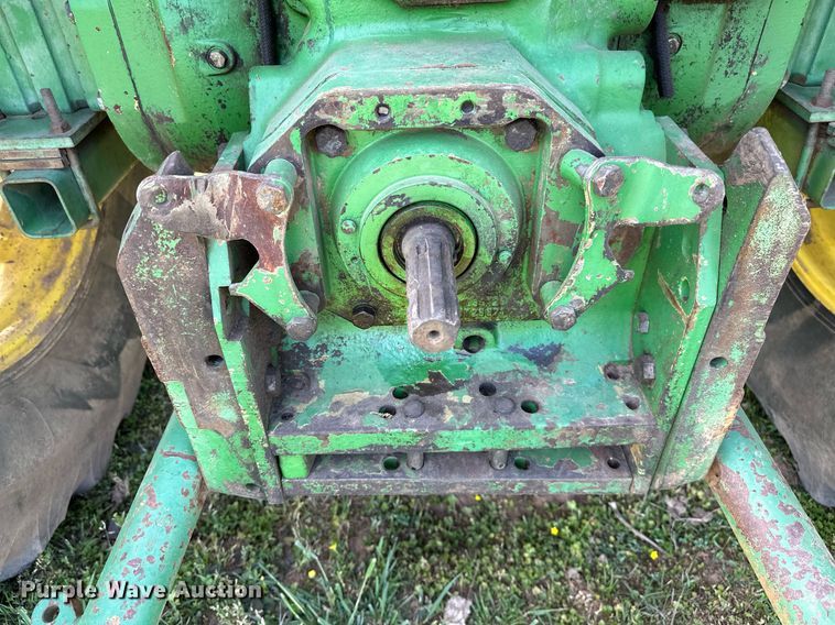 image for item LR9696 1986 John Deere 2950  tractor
