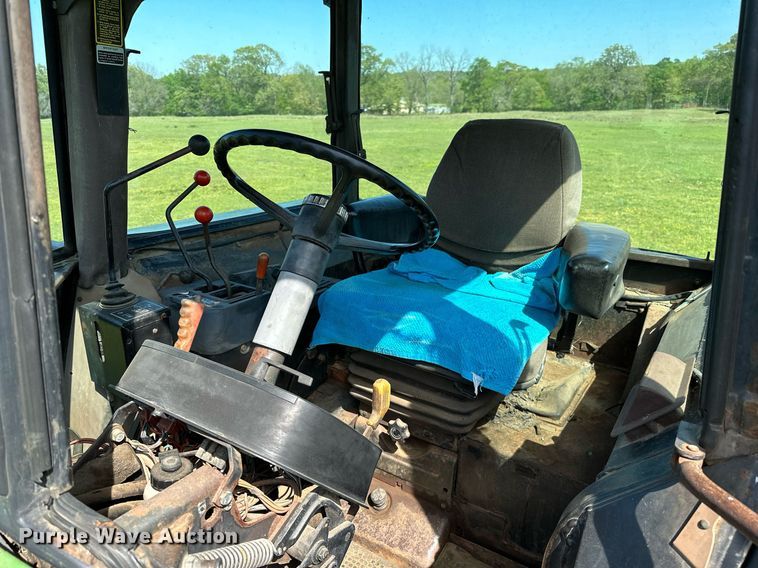 image for item LR9696 1986 John Deere 2950  tractor