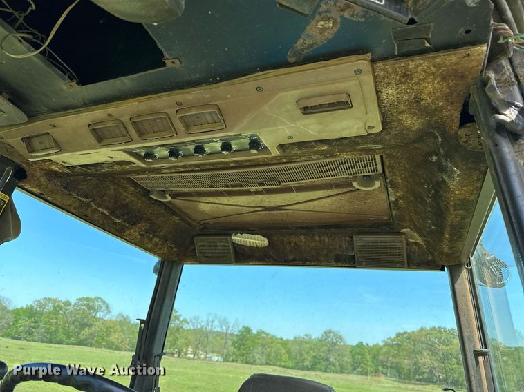 image for item LR9696 1986 John Deere 2950  tractor