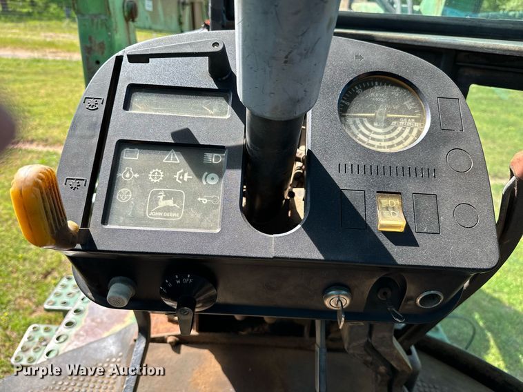 image for item LR9696 1986 John Deere 2950  tractor