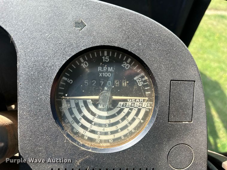 image for item LR9696 1986 John Deere 2950  tractor