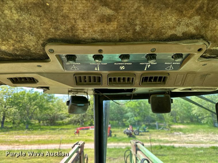 image for item LR9696 1986 John Deere 2950  tractor