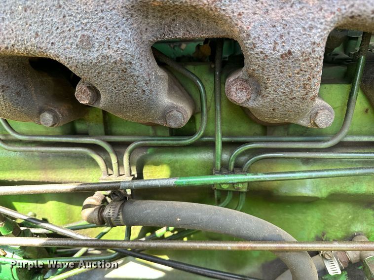 image for item LR9696 1986 John Deere 2950  tractor