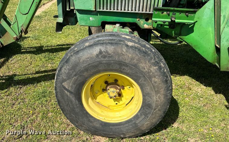 image for item LR9696 1986 John Deere 2950  tractor