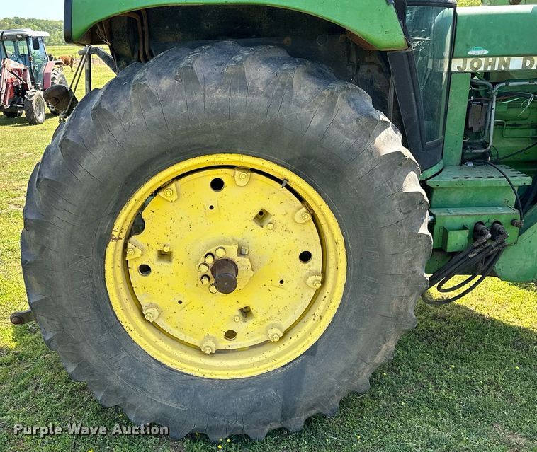 image for item LR9696 1986 John Deere 2950  tractor