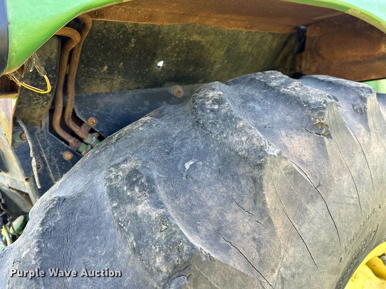 image for item LR9696 1986 John Deere 2950  tractor