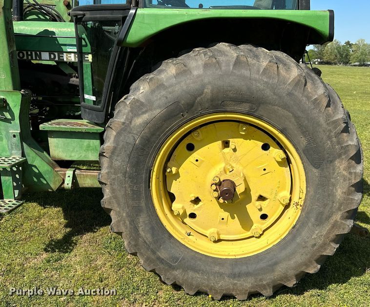 image for item LR9696 1986 John Deere 2950  tractor