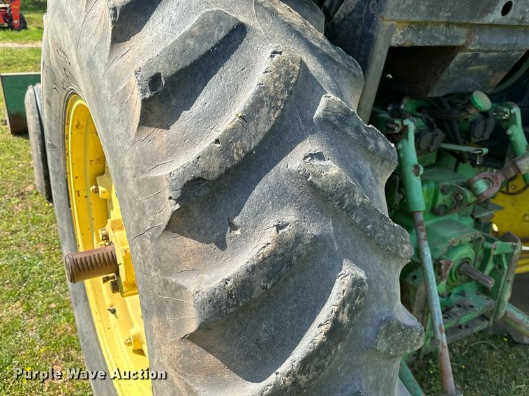 image for item LR9696 1986 John Deere 2950  tractor