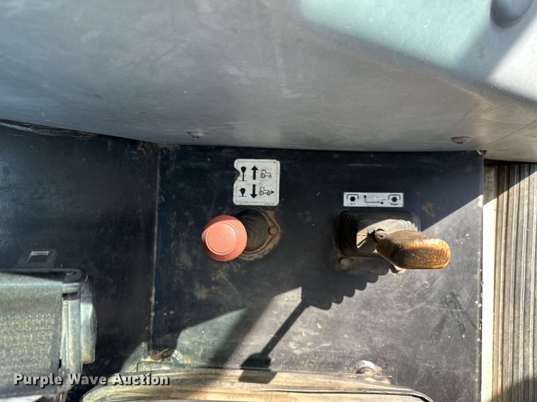 image for item LR9697 2007 Massey Ferguson 583  MFWD tractor