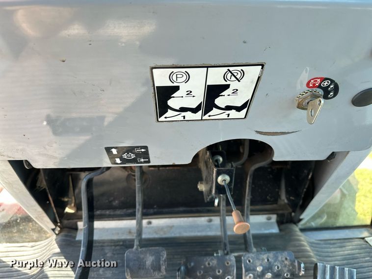 image for item LR9697 2007 Massey Ferguson 583  MFWD tractor