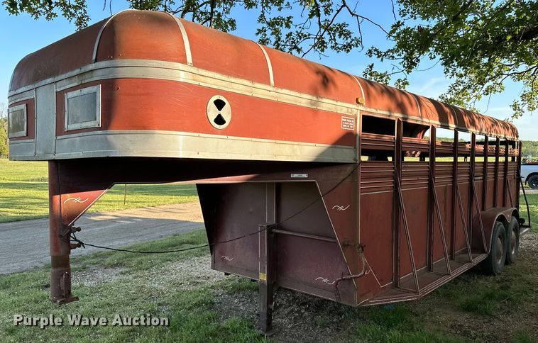 image for item LR9699 1989 Bonanza  livestock trailer