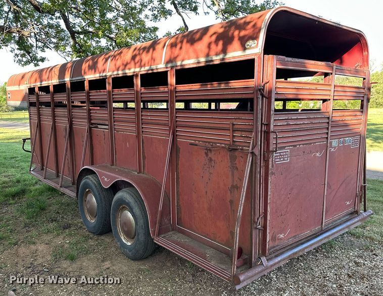 image for item LR9699 1989 Bonanza  livestock trailer