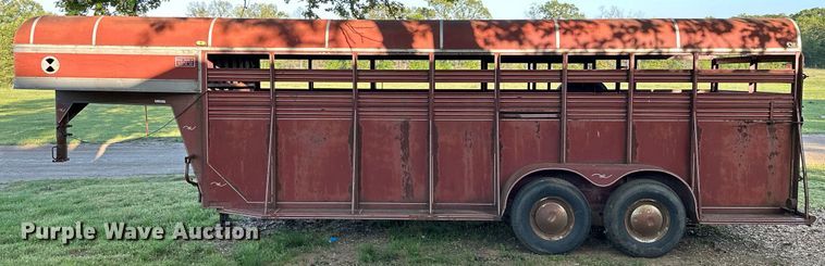 image for item LR9699 1989 Bonanza  livestock trailer