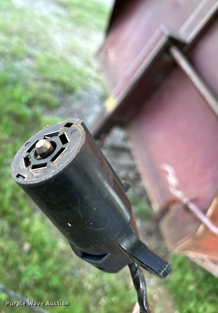 image for item LR9699 1989 Bonanza  livestock trailer