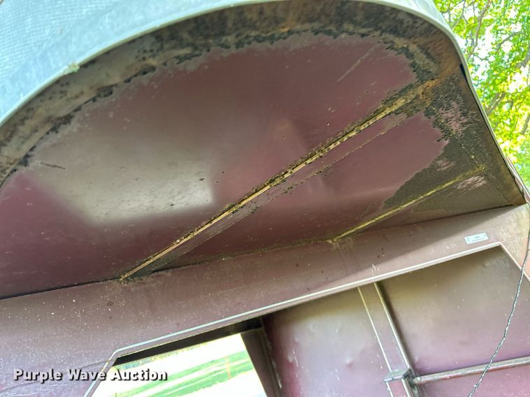 image for item LR9699 1989 Bonanza  livestock trailer