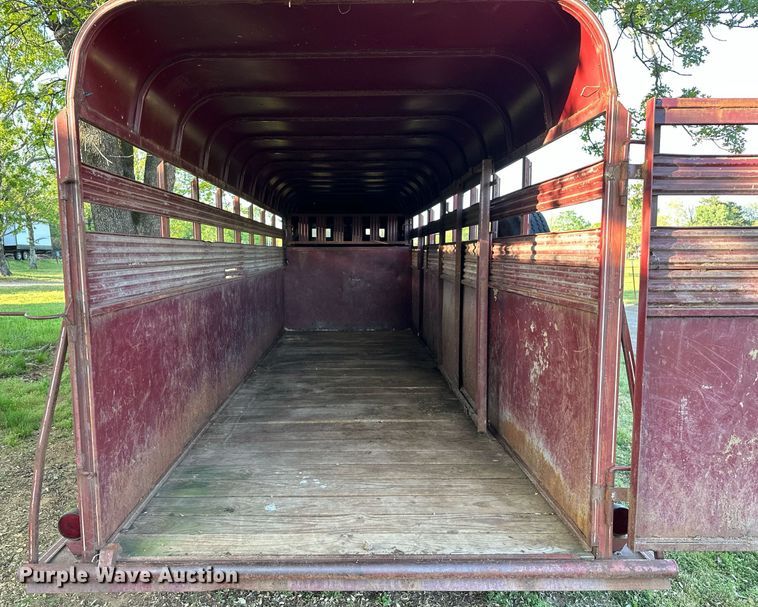 image for item LR9699 1989 Bonanza  livestock trailer