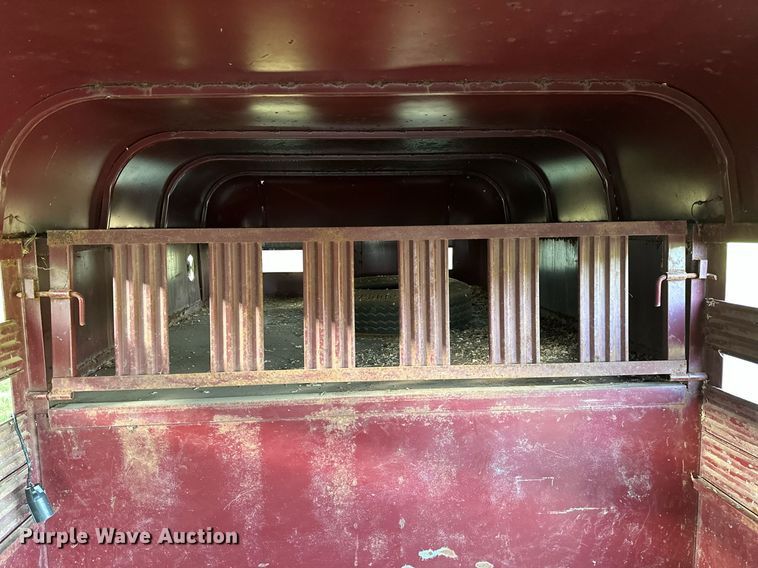 image for item LR9699 1989 Bonanza  livestock trailer