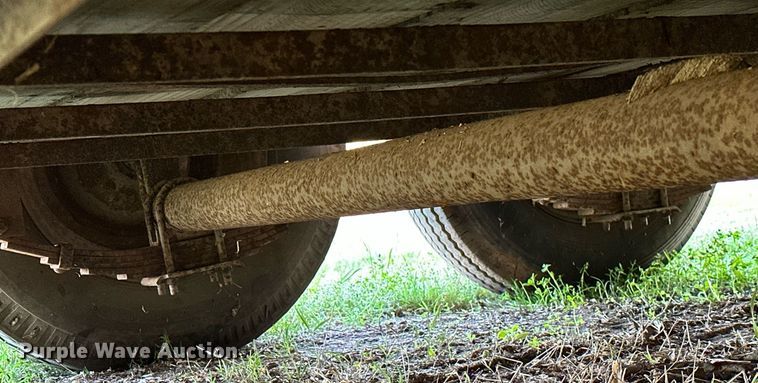 image for item LR9699 1989 Bonanza  livestock trailer