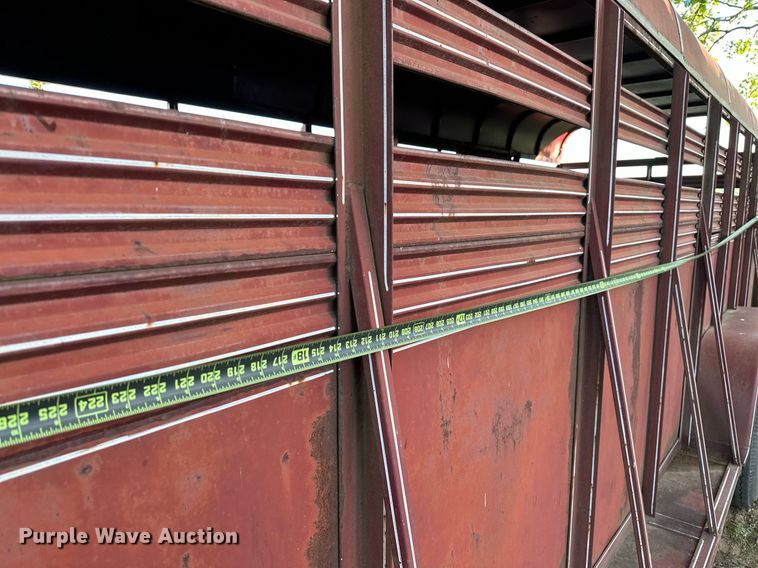 image for item LR9699 1989 Bonanza  livestock trailer