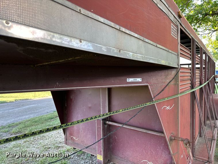 image for item LR9699 1989 Bonanza  livestock trailer