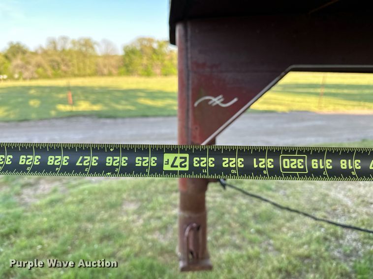 image for item LR9699 1989 Bonanza  livestock trailer