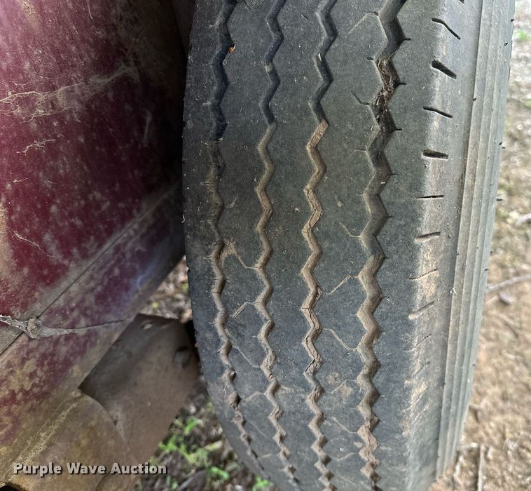 image for item LR9699 1989 Bonanza  livestock trailer