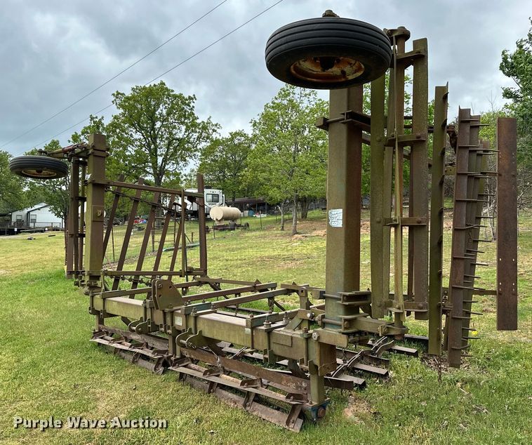 image for item LR9700 Bell B18BF  stalk chopper