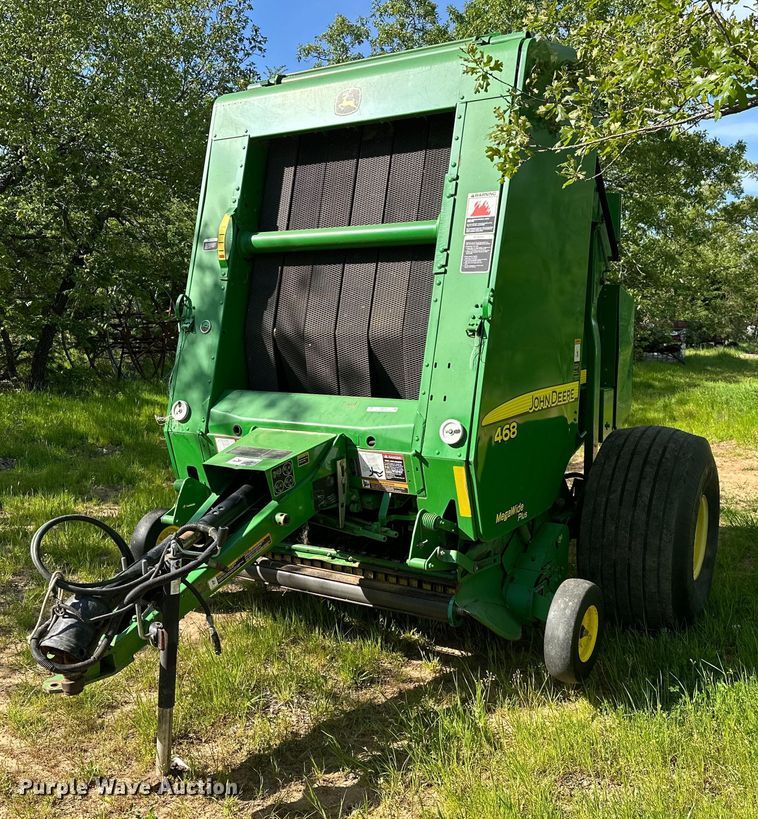 image for item LR9701 2010 John Deere 468  round baler