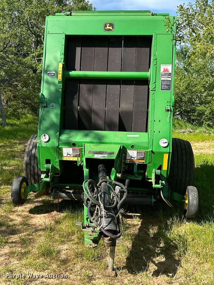 image for item LR9701 2010 John Deere 468  round baler