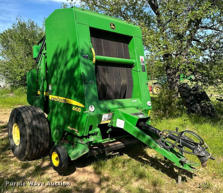 image for item LR9701 2010 John Deere 468  round baler