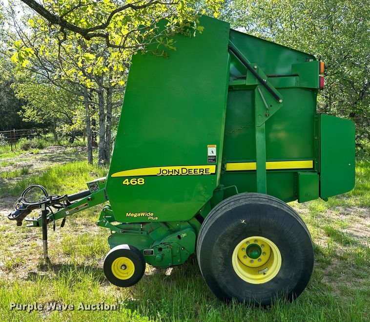 image for item LR9701 2010 John Deere 468  round baler