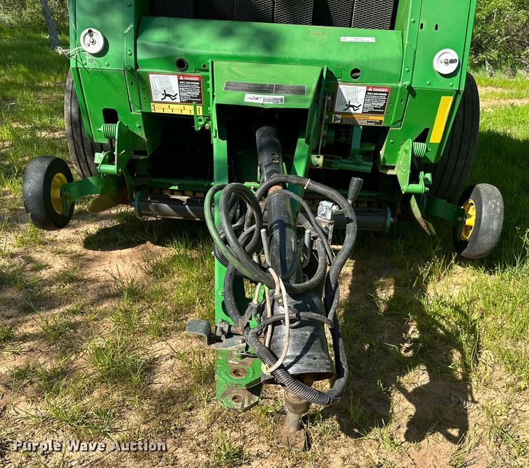 image for item LR9701 2010 John Deere 468  round baler
