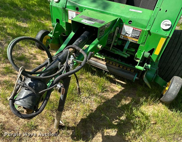 image for item LR9701 2010 John Deere 468  round baler