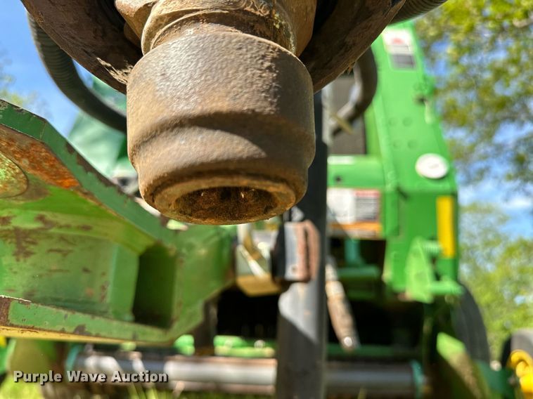 image for item LR9701 2010 John Deere 468  round baler